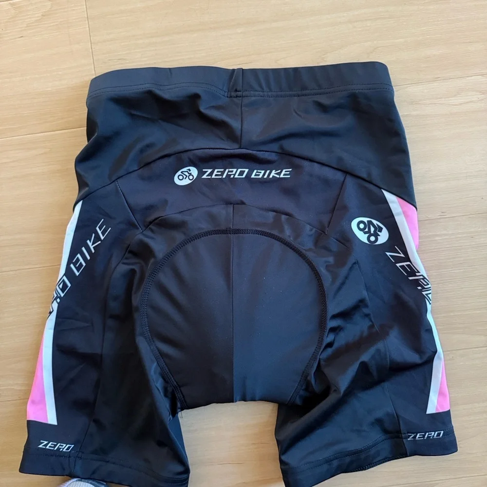 WOMENS BLACK AND PINK CYCLING BIKING ATHLETIC SHORTS SZ MED INDOOR CYCLING CLASS